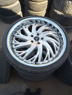 Artis Decatur Custom Wheels – Silver Brushed Face & Chrome Lip – Set