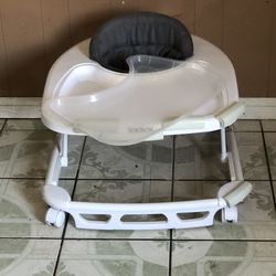 LIKE NEW JOOVY SPOON BABY WALKER!!!