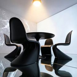 Modern dining chair, stackable matte black accent chair, material: polypropylene