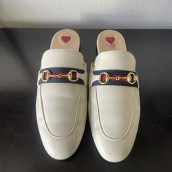 Woman’s Sandals.  Size 40 EU   Delivery available $5  ( Local ) 