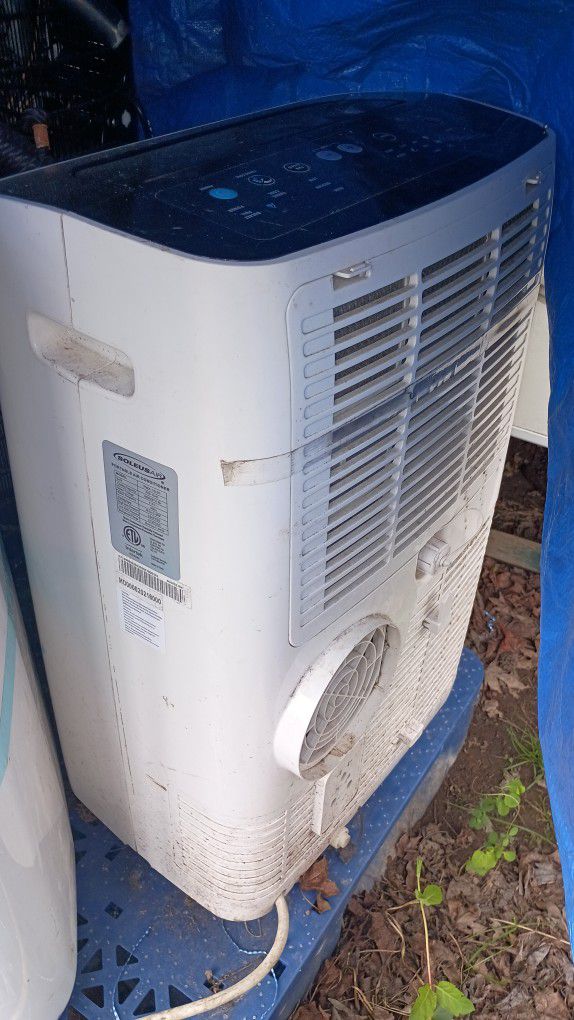 10,000 BTU Standalone Air Conditioner, Solus, Works Great, Try And Buy!
