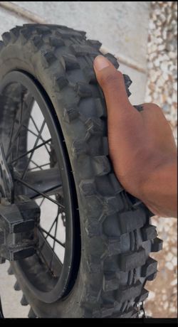 60v Emoto READ DESCRIPTION ONLY PROBLEM IS THE BACK TIRE FLAT