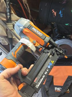 Brad nailer