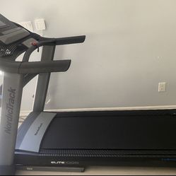 NordicTrack iFIT T-Series Treadmill – 3.0 CHP – Excellent Condition