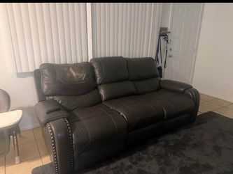 Electric reclining couch