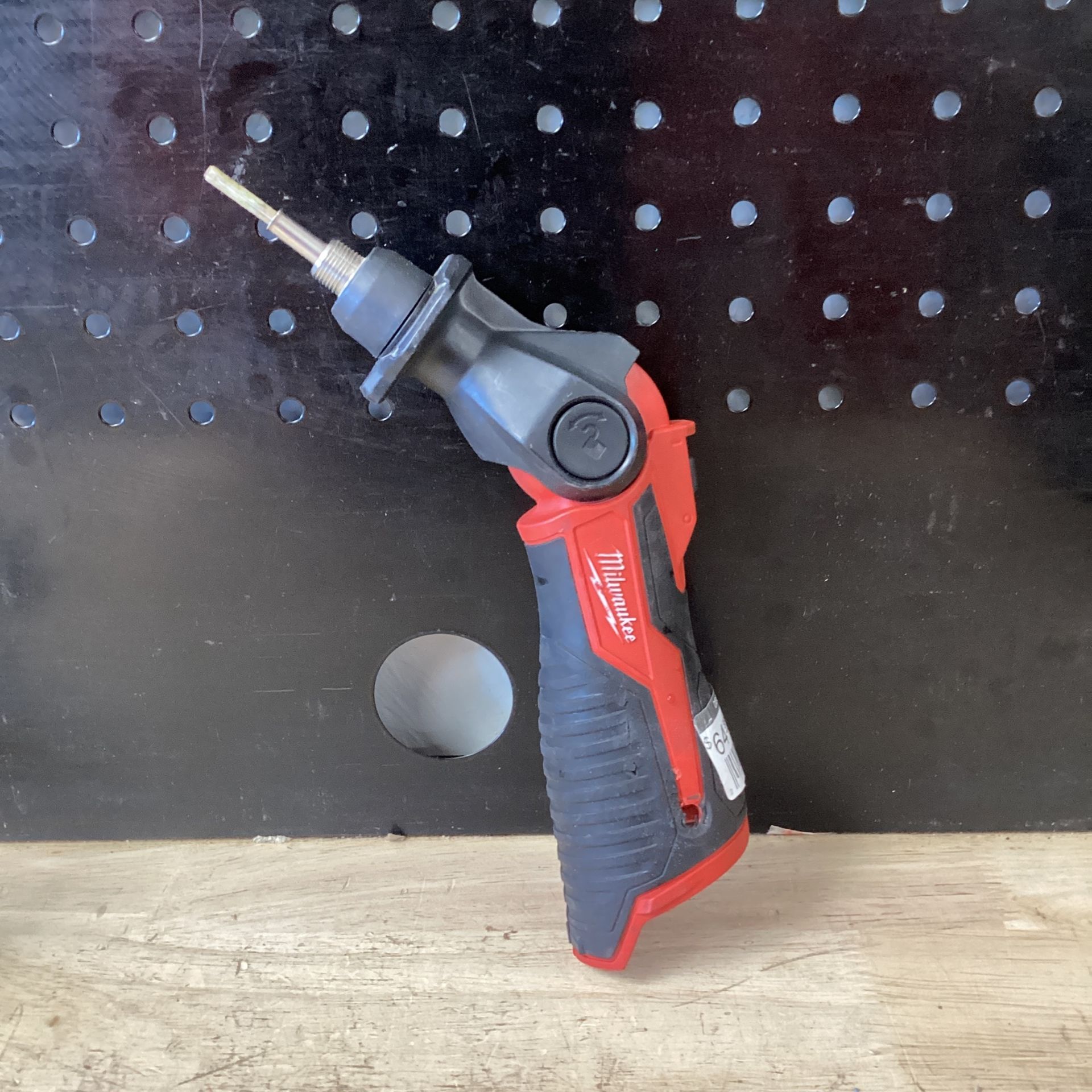 Milwaukee M12 12-Volt Lithium-Ion Cordless Soldering Iron (Tool-Only)