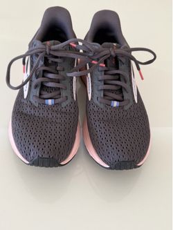 Brooks women running shoes size 8