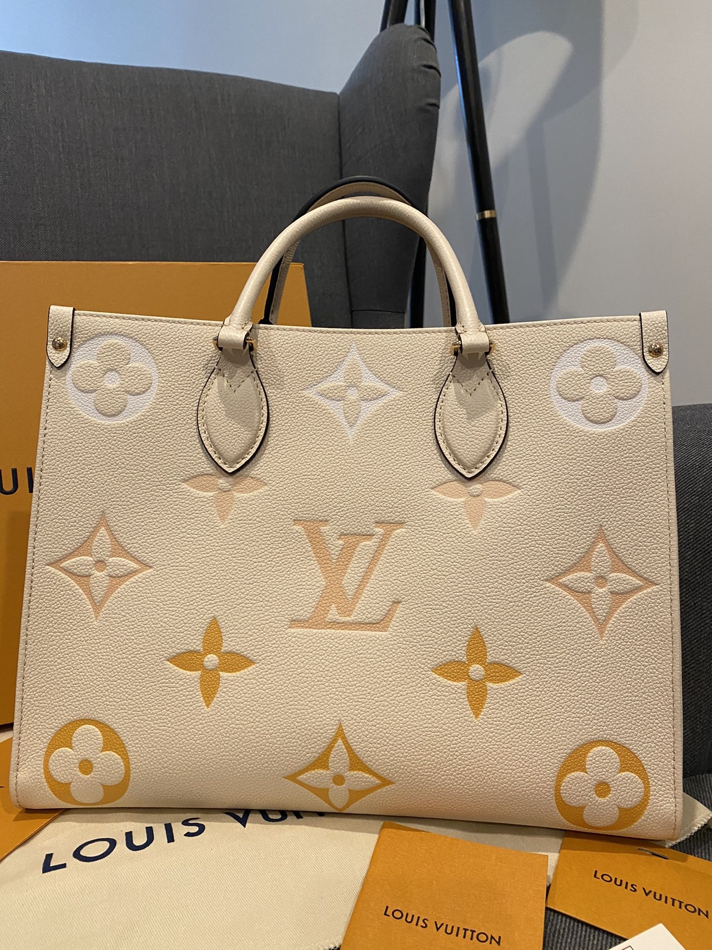 Authentic Louis Vuitton Bumbag with box bag dustbag reciept for Sale in Los  Angeles, CA - OfferUp
