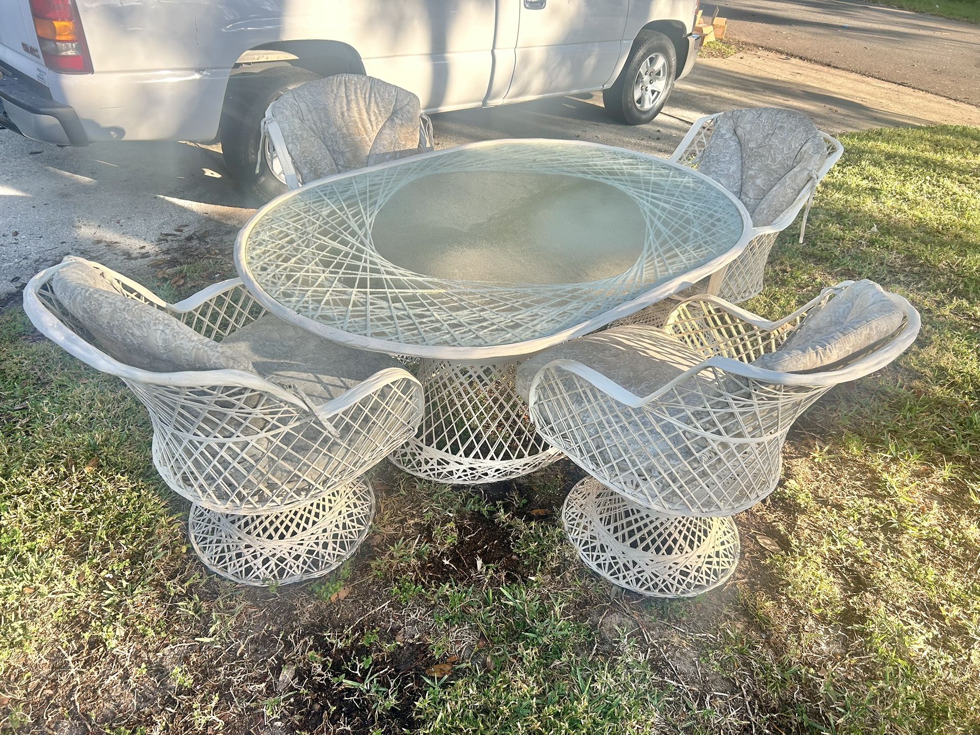 Vintage Russell Woodard Spun Fiberglass Patio Set
