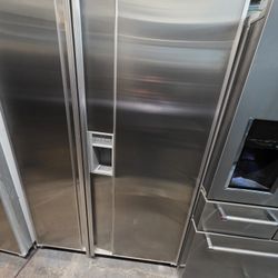 48" SUB ZERO BUILT IN STAINLESS STEEL REFRIGERATOR 