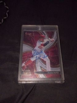 Signed Juan Soto baseball card