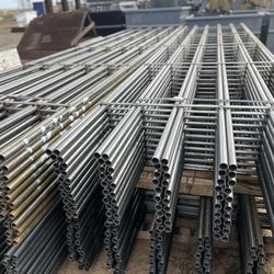 Continuous Fence Panels