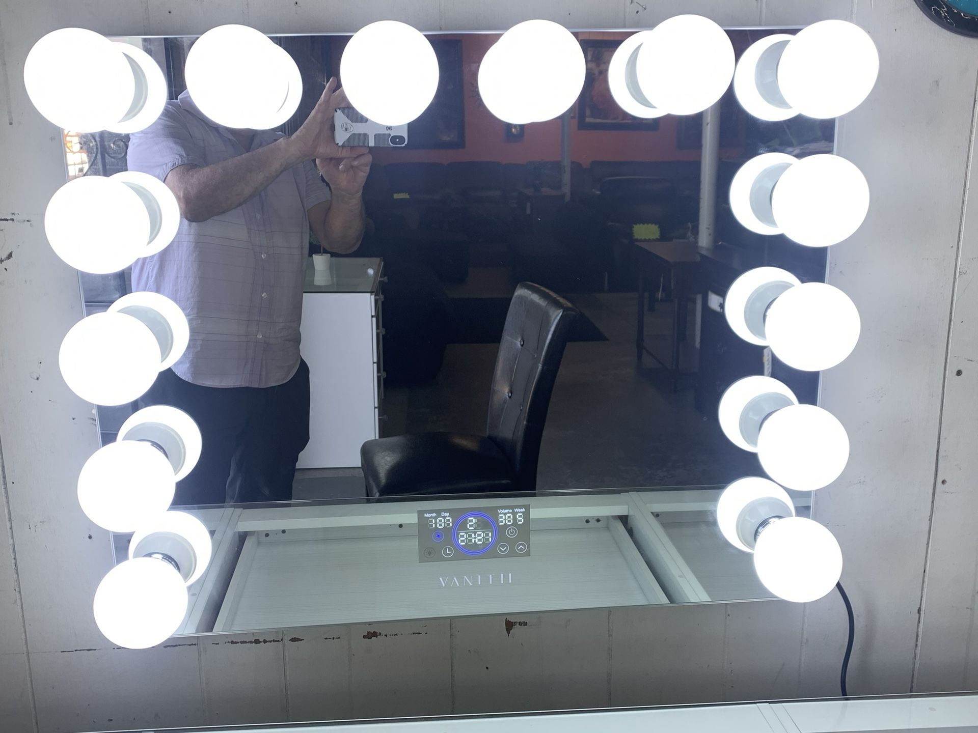 VANITII MIRROR