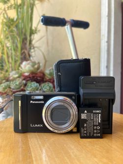 Panasonic Lumix DMC-ZS6 12.1MP Black Digital Camera