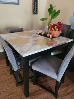 Dinning table & 4 chairs