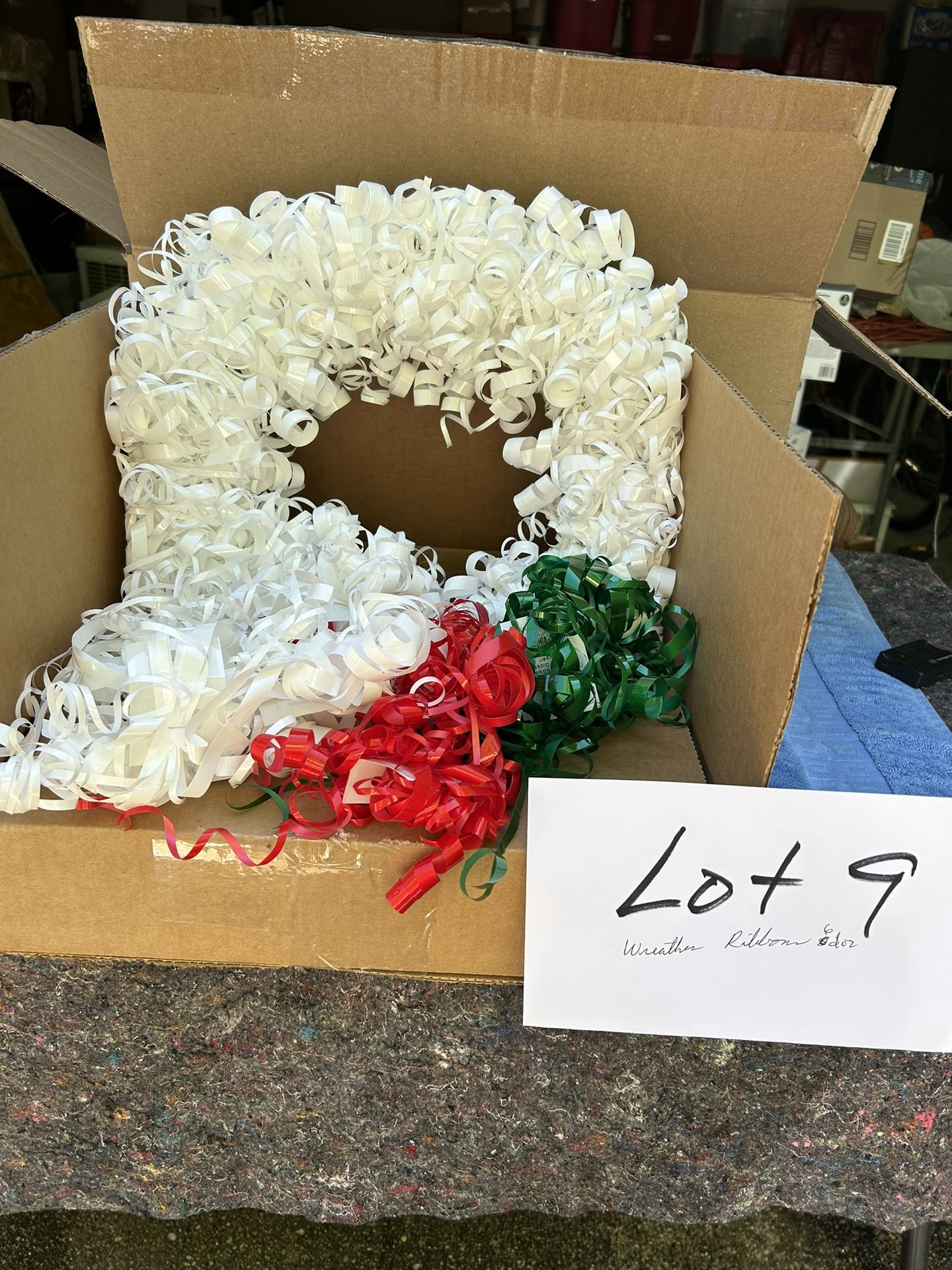 White Wreaths And Ribbons Lot 9
