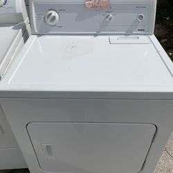 Kenmore Clothes Dryer White Great Condition  . Warehouse pricing.  Warranty . Delivery Available . 2522 Market st. 33901