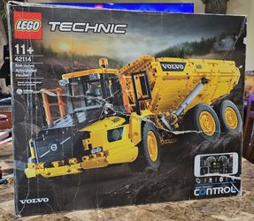 LEGO Technic 42114 6x6 Volvo Articulated Hauler (disassembled)