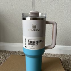 Stanley the Quencher H2.0 Flowstate Tumbler 40 oz Pool Ombre