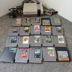 Nintendo NES  with  20  Games  