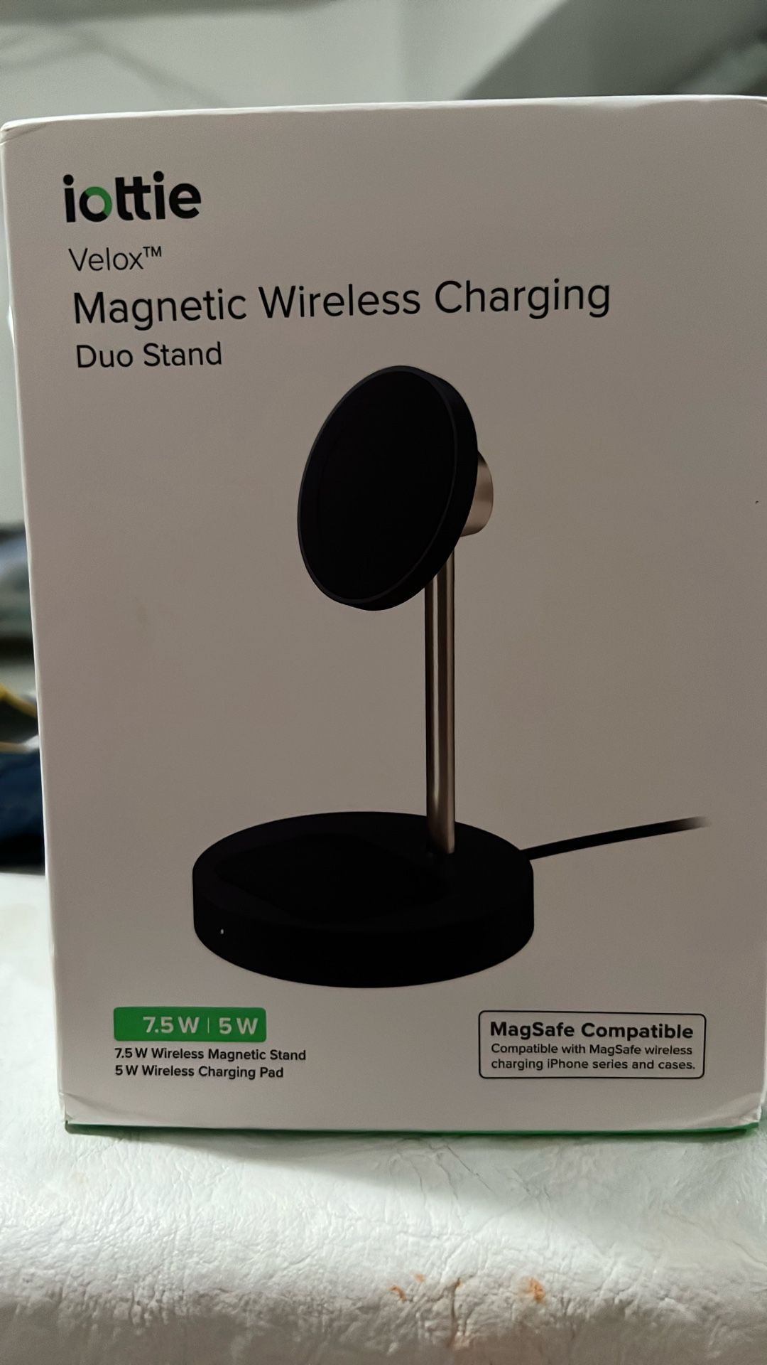iottie Velox Magnetic Wireless Charging Duo Stand 