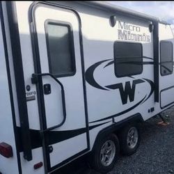 Winnebago Micro Minnie 17’ Ft. RV 