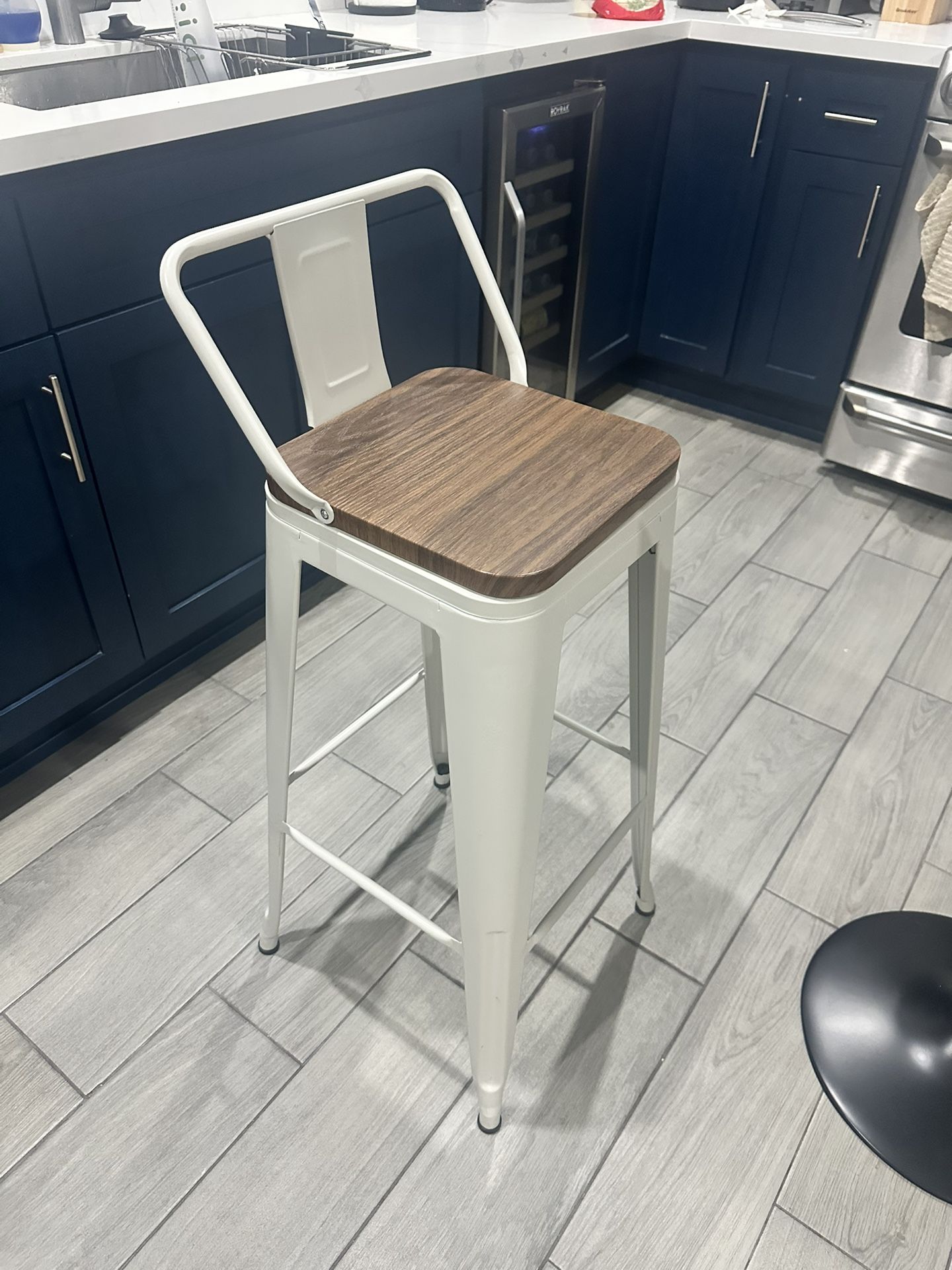 bar stool