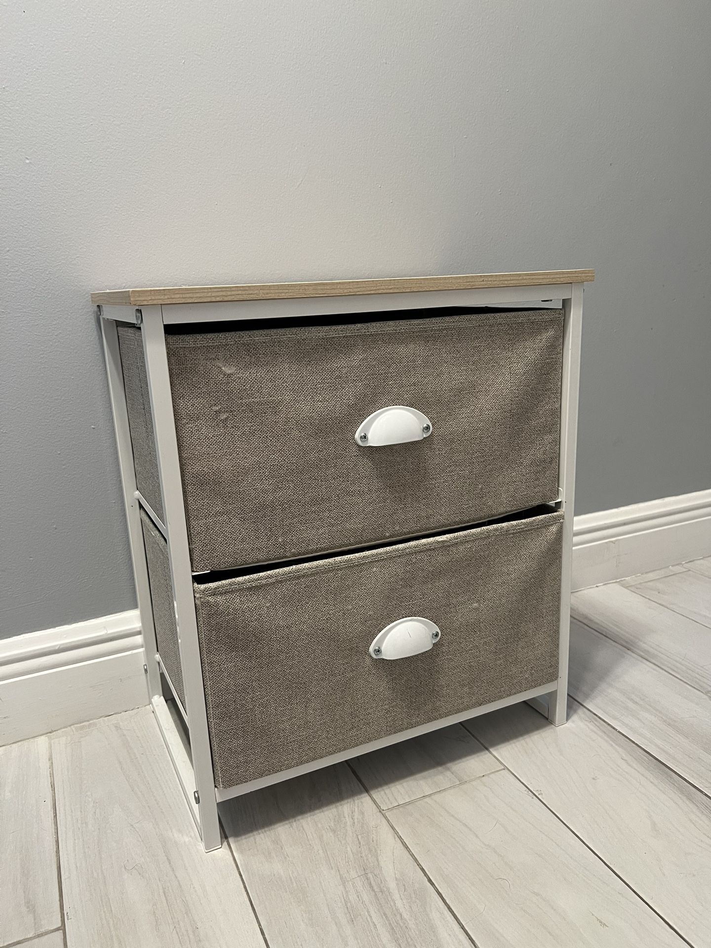 End Table/ nightstand
