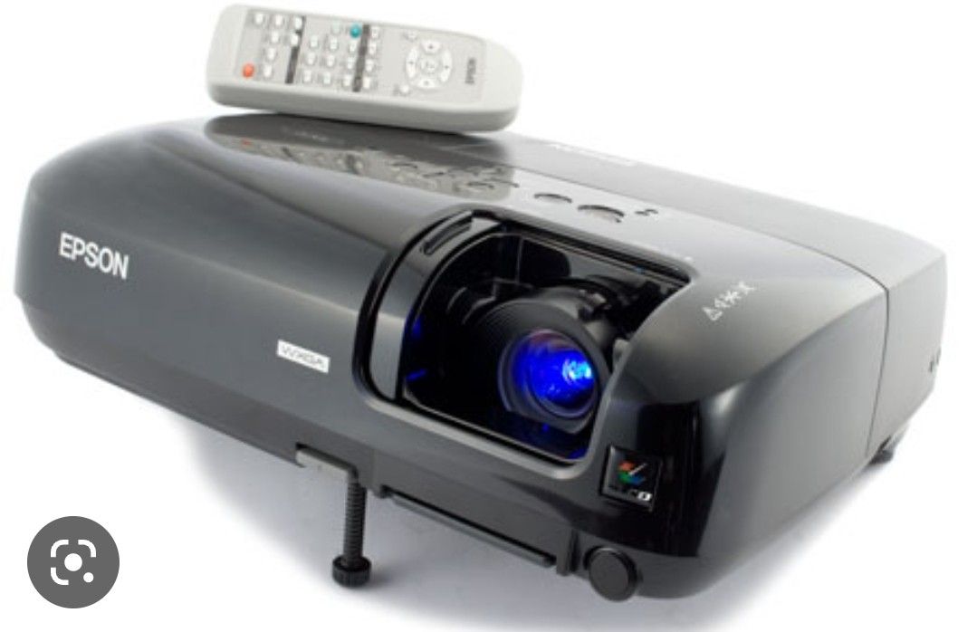 Projector EX70 EPSON LIKE NEW + EXTRA NEW LAMP