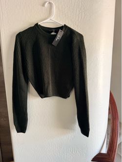 NEW WITH TAGS LuLus open back army green sweater