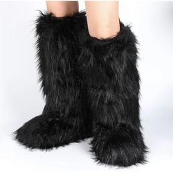 Size 10 Women's Faux Fur Boots$30