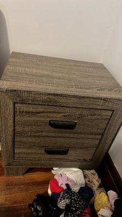 NIGHT STAND! MUST GO! 20$