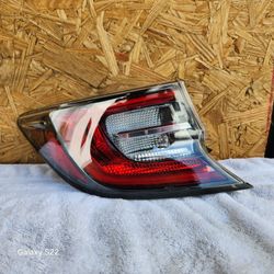 2019-2021 TOYOTA COROLLA HATCHBACK XSE Mk12 LEFT OUTER TAILLIGHT LIGHT LAMP OEM