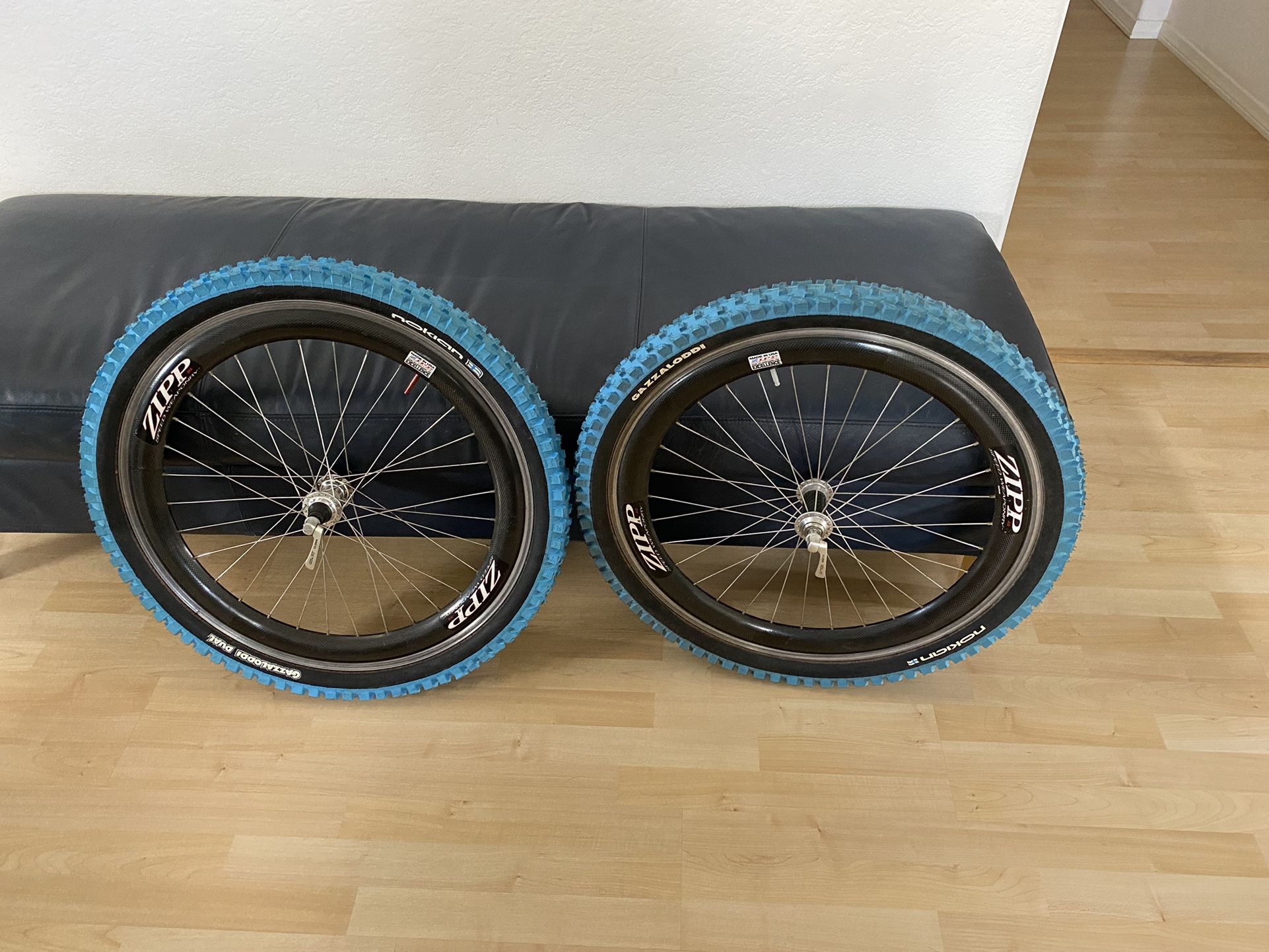 Zipp 515 Carbon 26” Mountain Bike Wheels (Rare, In Great Shape!)