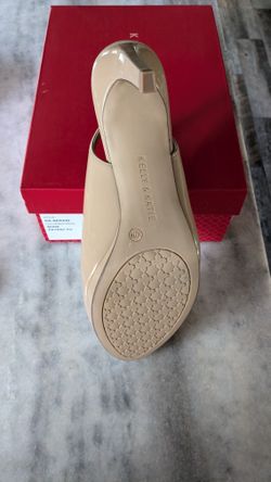 Kelly & Katie "Nerani" Nude Faux Patent Leather Slingbacks Sandal Heels 10 M NEW