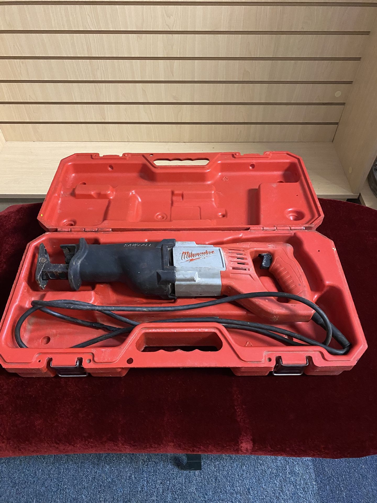 Milwaukee Sawzall Reciprocating Saw Lg 6519 corded