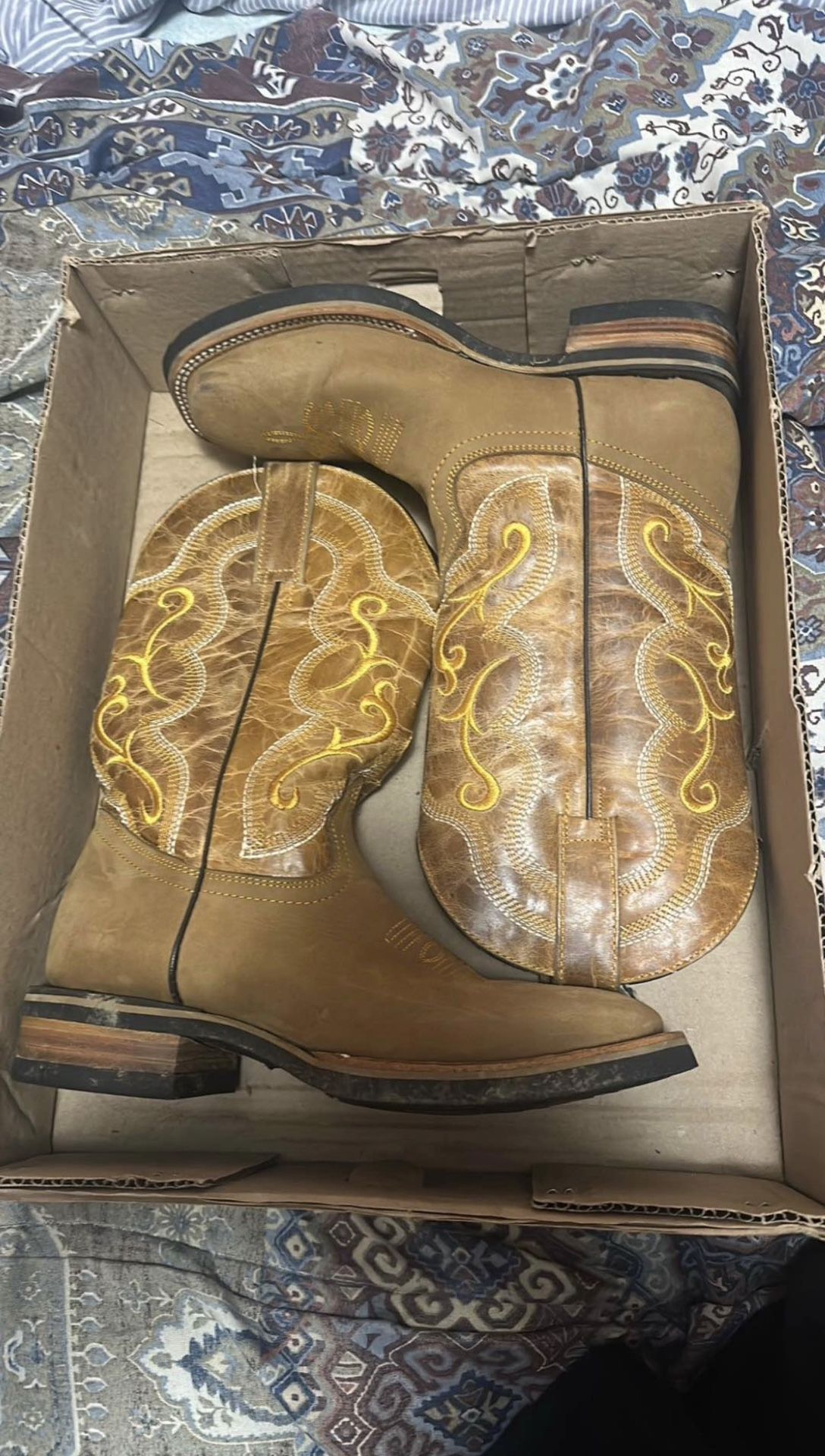 Cowboy boots size 7