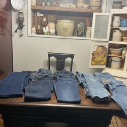 Most only worn once Read ad for Pricing Women’s Jeans sizes 1-4 Reg and petite length