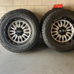 Brand New Fuel 22 inch rims and 38 Toyo tires