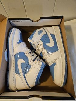 Nike Air Jordan 1 Mid Youth Size 4Y Slightly Used Like New Condition With Original Box 
