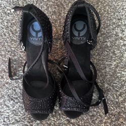 Yami Dancing Shoes 