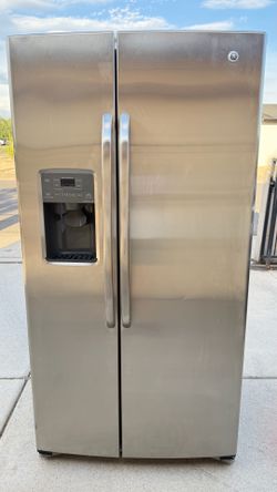 REFRIGERATOR GE STAINLESS STEEL