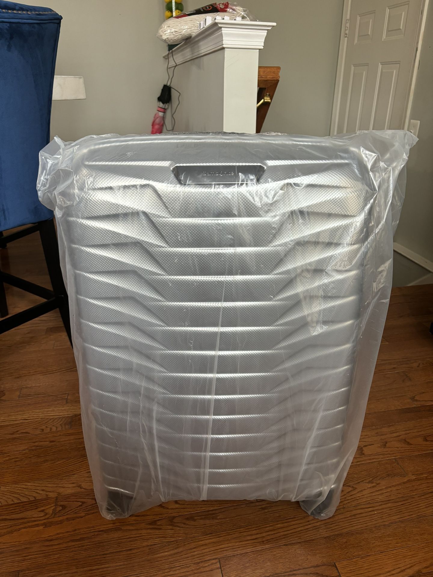 Samsonite Proxis XLarge Spinner 31”