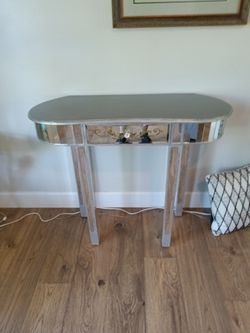 Mirrored console