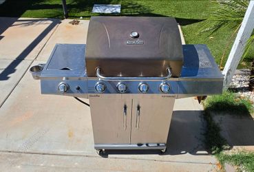 Stainless gas grill