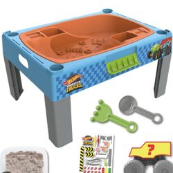 Hot Wheels Monster Trucks Splash And Crash Arena