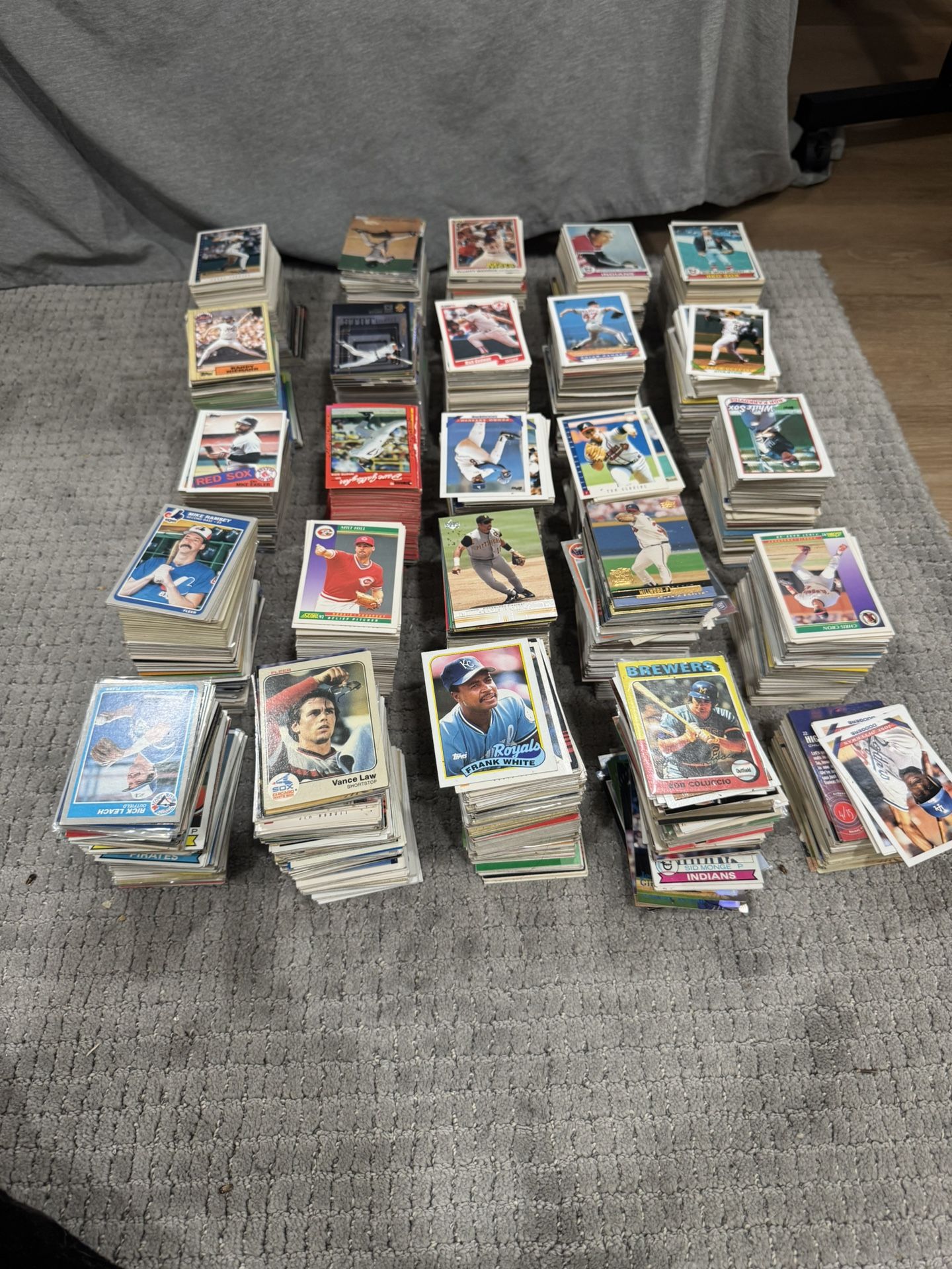 Lots Of Vintage Baseball Card Collection