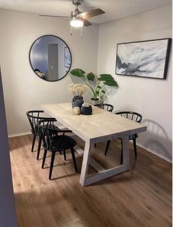 Dining room table and 4 chairs