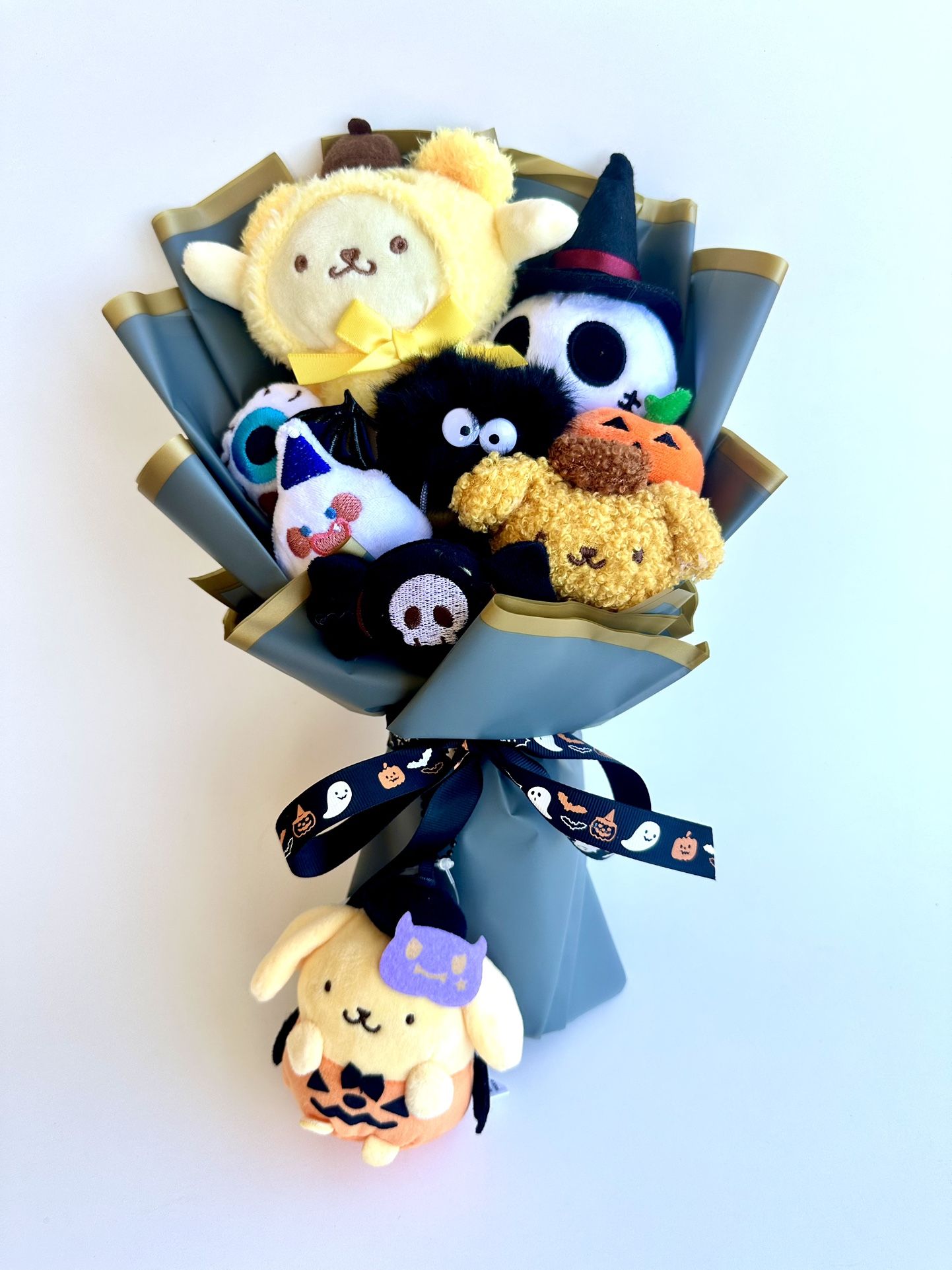 Sanrio Hello Kitty Pompompurin Spooky Halloween Theme Plush Bouquet