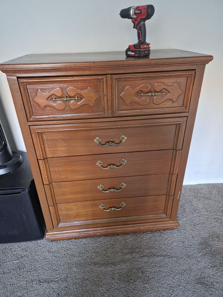 Dresser